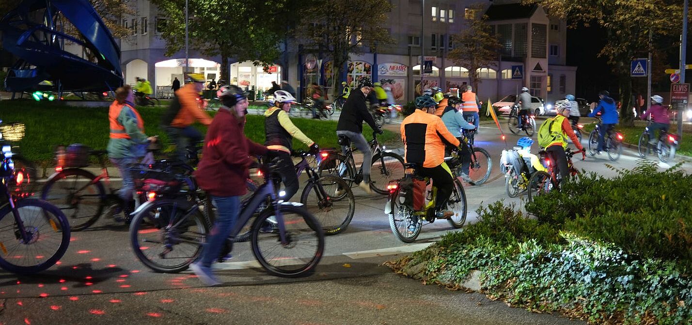 ADFC-BikeNight 2025 (Kreisverkehr "Strudel", Göppingen) ADFC-BikeNight 2025 (Kreisverkehr "Strudel", Göppingen)