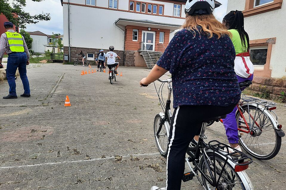 Modul 5 - Radfahrtraining auf dem Schulhof Radfahrtraining auf dem Schulhof, Freisen 2022