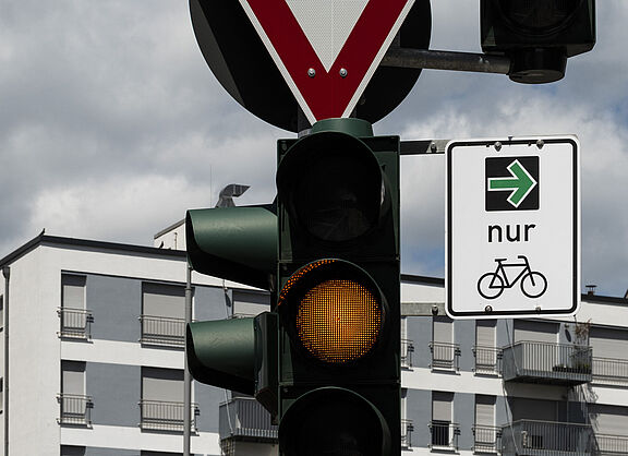 Grüner Pfeil für Radfahrer